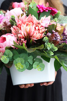 Denolla Gedda, kompozycja nagrobna z kallami, wym.37x70cm 