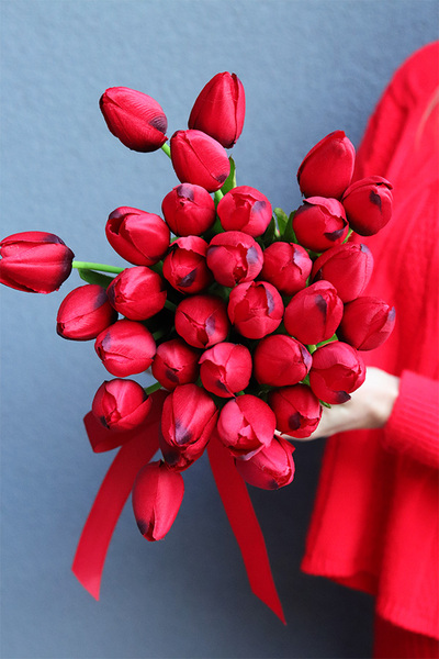 Red Tulips, walentynkowy flowerbox z tulipanami