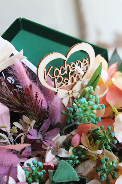 bardzo urocza koperta flowerbox z czekoladą, Grimaldi Chocolates, wym.30x38cm  