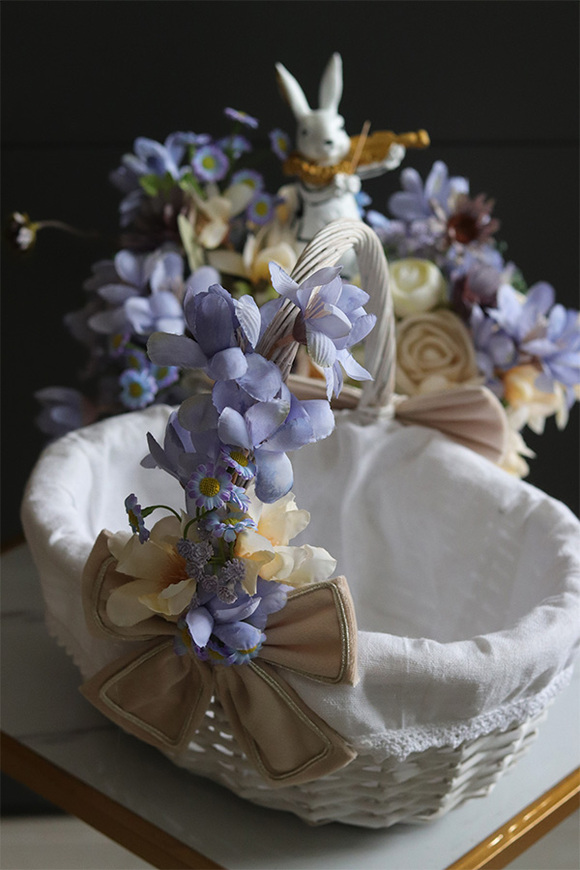 Fioletowa Delikata, dekorowany koszyczek wielkanocny z serwetką