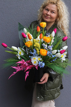 Janina Spring, bukiet nagrobny we wkładzie do wazonu, dł.60cm 