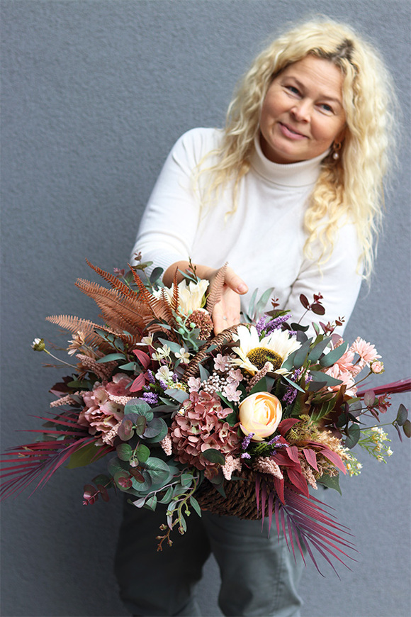 Kleonia Fall, jesienny kosz z kwiatami