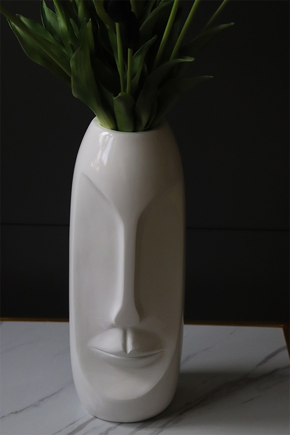 Black Tulips Head, wiosenna kompozycja w wazonie