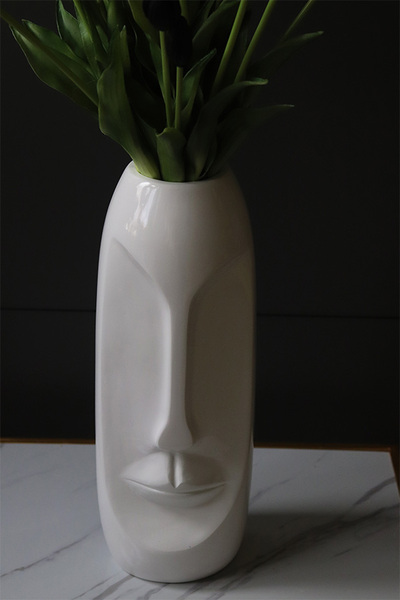 Black Tulips Head, wiosenna kompozycja w wazonie