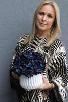 Navy Blue, kompozycja kwiatowa z granatowych hortensji