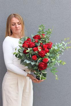 Luiza Mirra, bukiet nagrobny z różami, dł.60cm