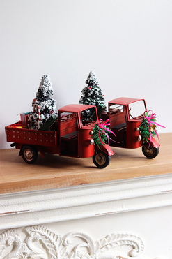 Automobil A, figurka świąteczna, autko z choinką, wym.19x23x11cm 