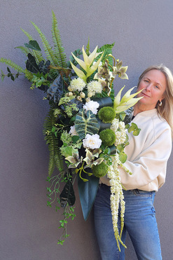 Rowena, kompozycja nagrobna w misie, dł.110cm 