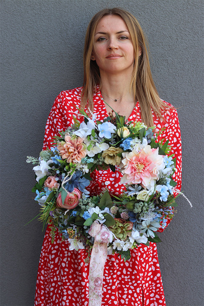 W Zielone Gramy, kwiatowy wianek na drzwi