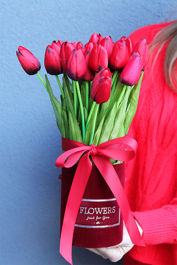 Red Tulips, walentynkowy flowerbox z tulipanami