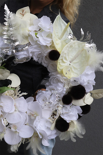 Glamour Pearl, nowoczesny wianek dekoracyjny czarno-biały