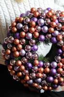 Magiczna Gwiazdka, świąteczny wianek z bombkami