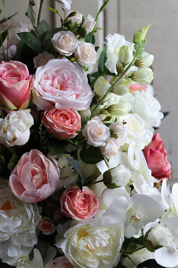 ekskluzywna kompozycja kwiatowa w szarej donicy, Maria Antonina 2, wym.80x78cm 