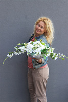 bogata kompozycja kwiatowa w srebrnej misie, Santiago Silver, wym.22x36x66cm 