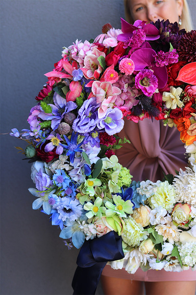 Cororrte, tęczowy wianek kwiatowy