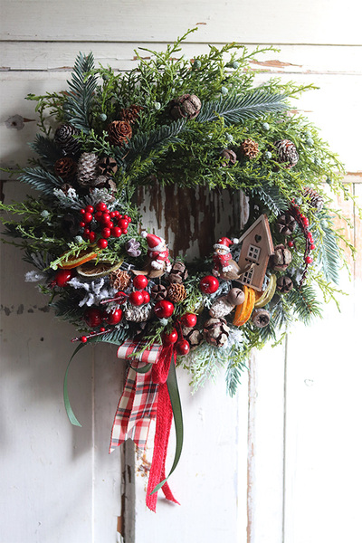 Przy Karmniku, świąteczny wianek na drzwi z ptaszkami