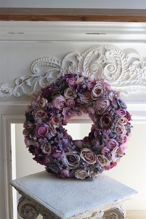 Pranella Light, fioletowy wianek na drzwi