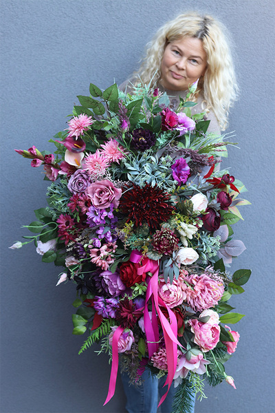 Pink Lonna, fioletowa wiązanka nagrobna