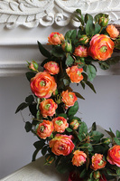Mandarin Roses, asymetryczny wianek kwiatowy