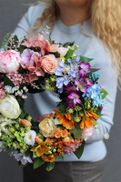 Werona, tęczowy wianek na drzwi