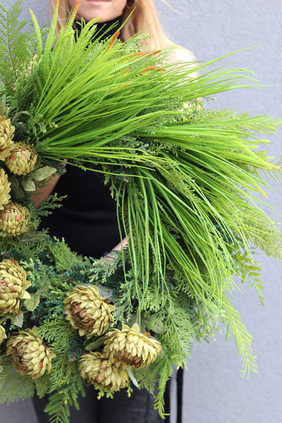 Green Trente 2, wieniec nagrobny z zieloną dekoracją kwiatową