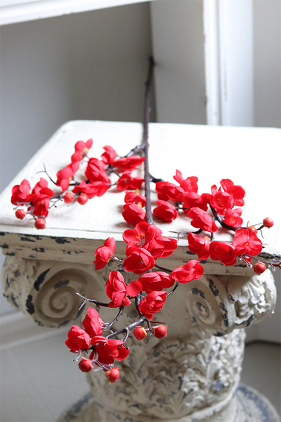 Sakura, sztuczne kwiaty na gałązce, wiśnia czerwona