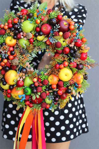 Herta, jesienny wianek z owocami
