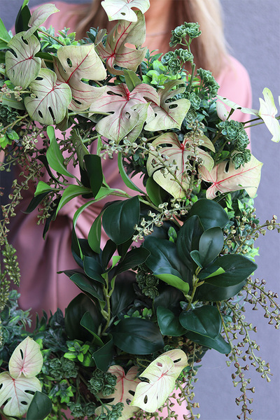 Zielona Kraina, zielony wianek na drzwi z monsterą