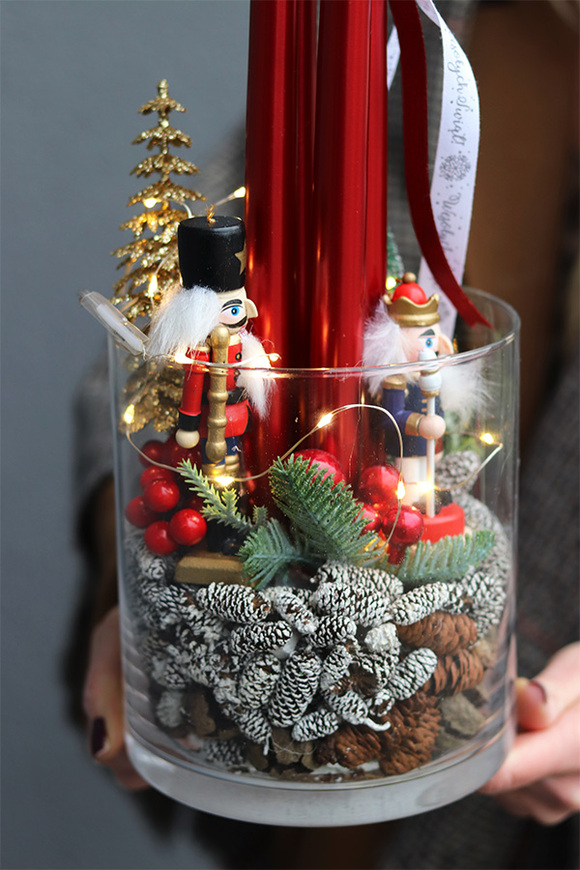 Najpiękniejsza Czerwień LED, adwentowy stroik w szkle