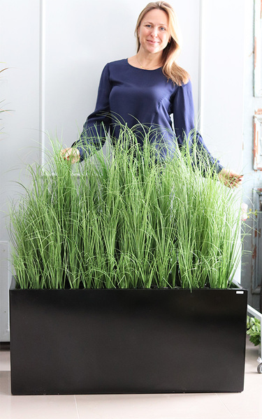 Fiberglass Grande Premium, sztuczne trawy w czarnej donicy, wys.110cm