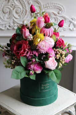 Cedila Green Velvet 2, wiosenny flowerbox z tulipanami, wys.51cm 