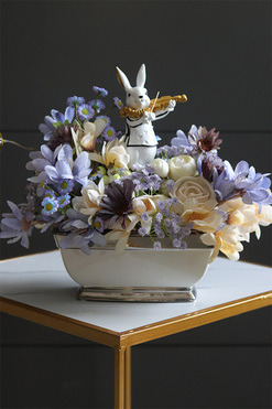 Fioletowa Delikata, wielkanocna kompozycja w naczyniu, wym.30x34cm