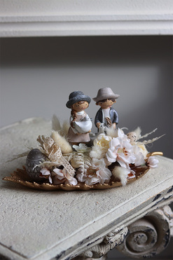 Wielkanocne Dzieciństwo, wielkanocna dekoracja kwiatowa, wym.12x23x15cm