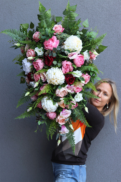 Pink Leossy, elegancka wiązanka nagrobna