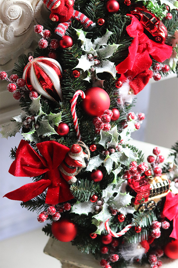 Wesołe Miasteczko, świąteczny wianek dekoracyjny