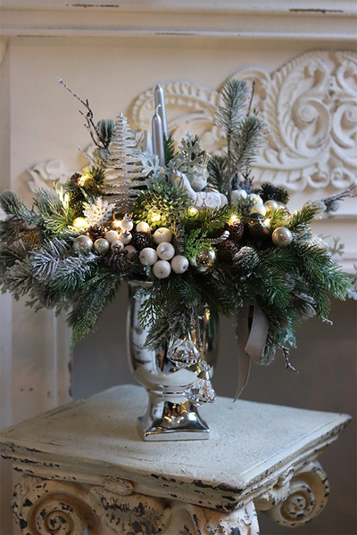 Retrenna, świąteczny stroik z ptaszkiem w pucharze