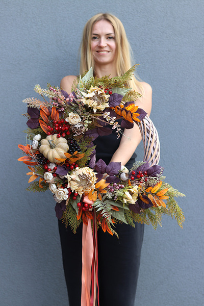 Jesienny Dom, asymetryczny jesienny wianek z dynią, śr.50cm