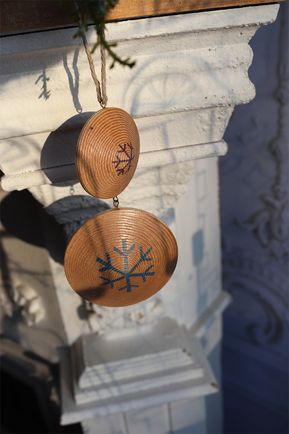 Modern Wood House C, drewniane zawieszki na choinkę ze wzorem