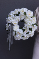 Białe Piwonie, kwiatowy wianek	