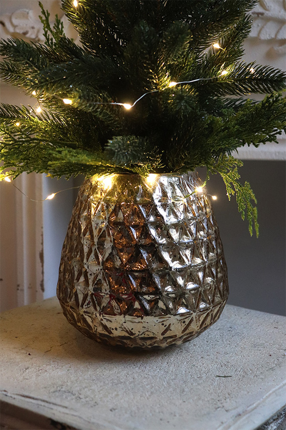 Prosto do Gwiazdki, realistyczna choinka świąteczna w donicy