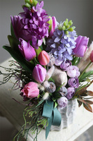 Hiacynta, stroik wiosenny z gumowymi tulipanami