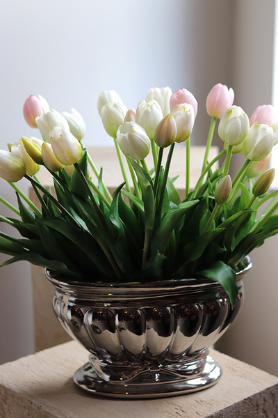 Silverio, kompozycja wiosenna z tulipanami, wym.40x50cm