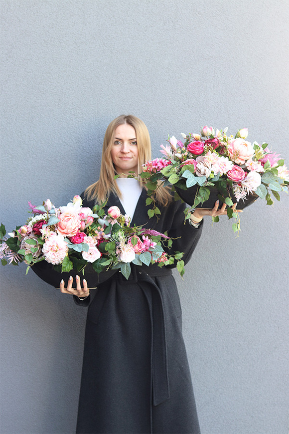 Lisa Milla Laos, kompozycja nagrobna w ceramicznej łódce