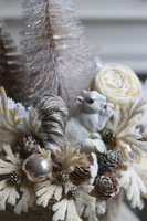 Comfort Christmas Beige, świąteczna kompozycja w osłonce z futerkiem