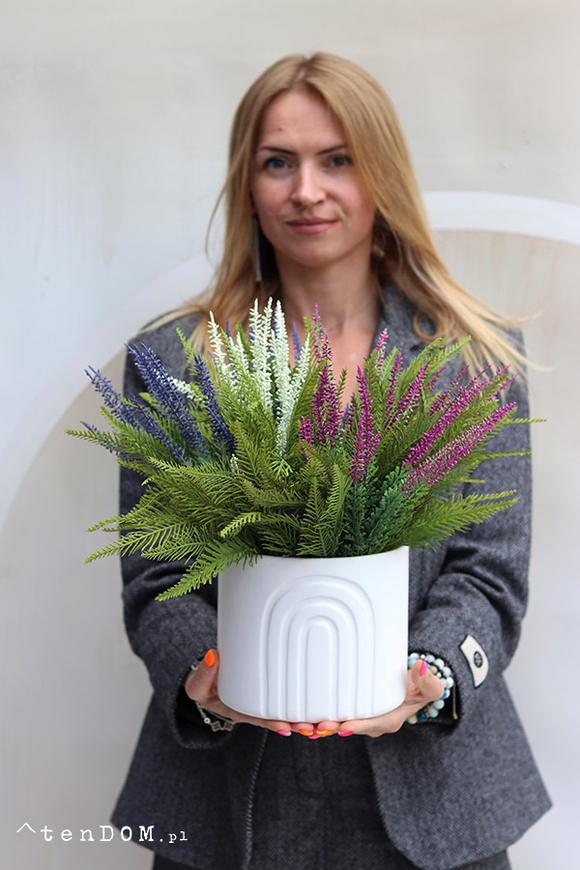 Wrzosy White Moment, kompozycja kwiatowa w matowej donicy