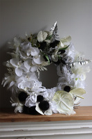 Glamour Pearl, nowoczesny wianek dekoracyjny czarno-biały