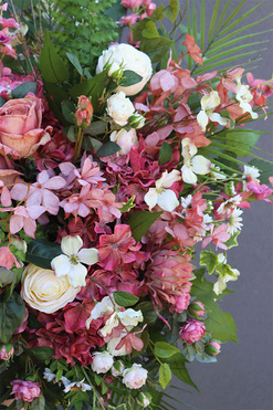 Neore, wiązanka nagrobna na plastrze drewna, dł.66cm