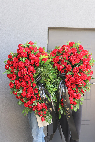 Broken Heart, wiązanka nagrobna z różami