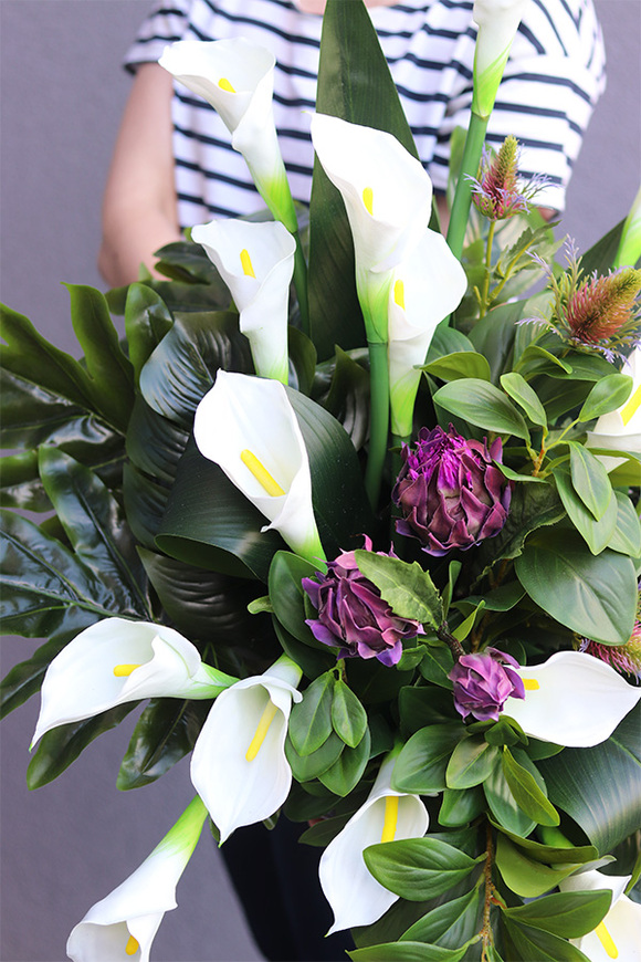 Kalla Medite, kompozycja nagrobna w misie