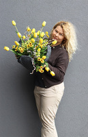 Volcan Yellow, kompozycja nagrobna w misie